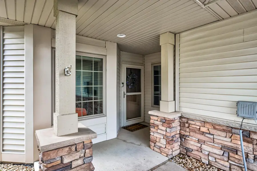 313 Summer Place E, Maplewood, MN 55117 - #2