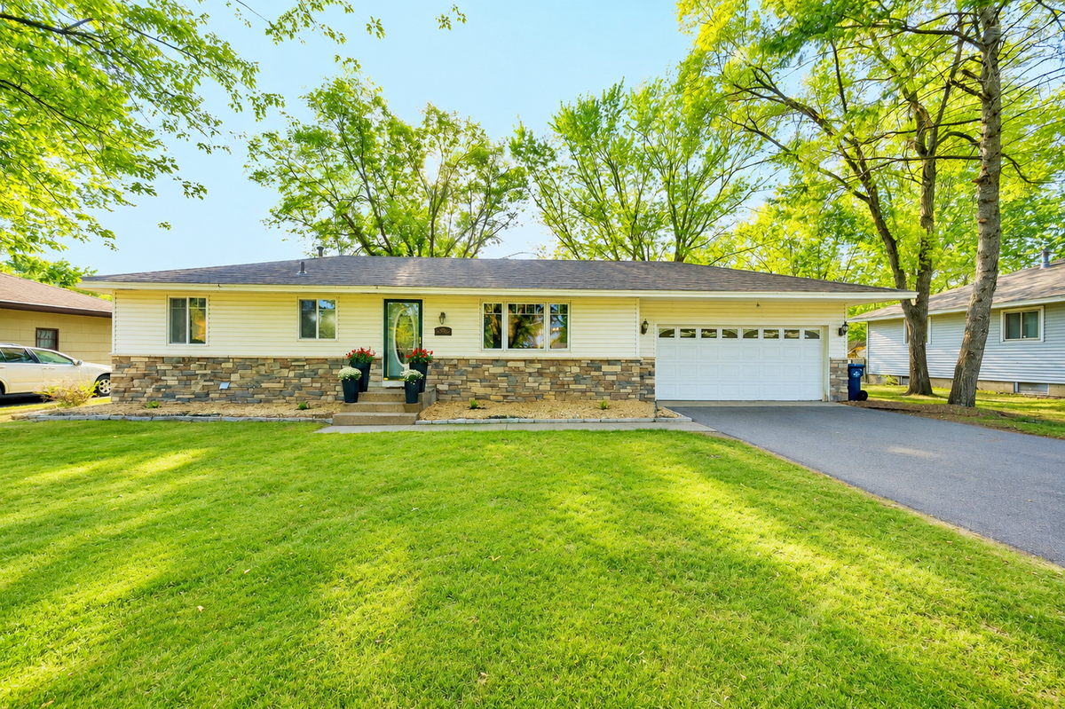16515 Flagstaff Avenue W, Rosemount, MN 55068 - #1