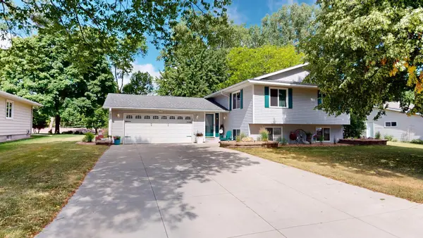 1825 Bayview Drive, Albert Lea, MN 56007