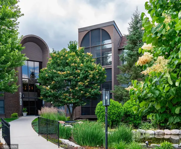9700 Portland Avenue S #330, Bloomington, MN 55420