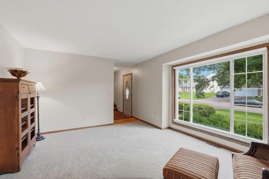 9445 Hillingdon Road, Woodbury, MN 55125 - #2