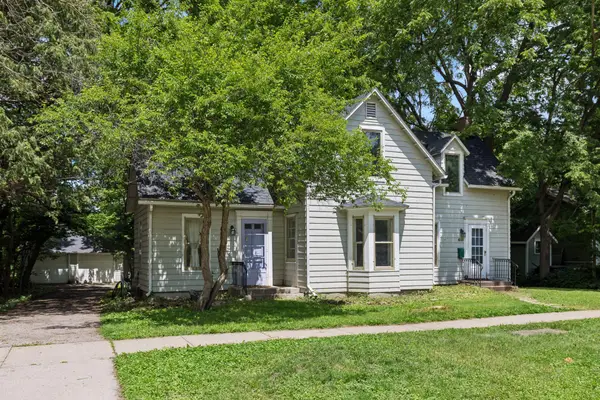 615 2nd Street E, Northfield, MN 55057