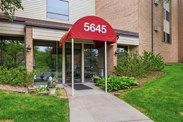 5645 Green Circle Drive #305, Hopkins, MN 55343