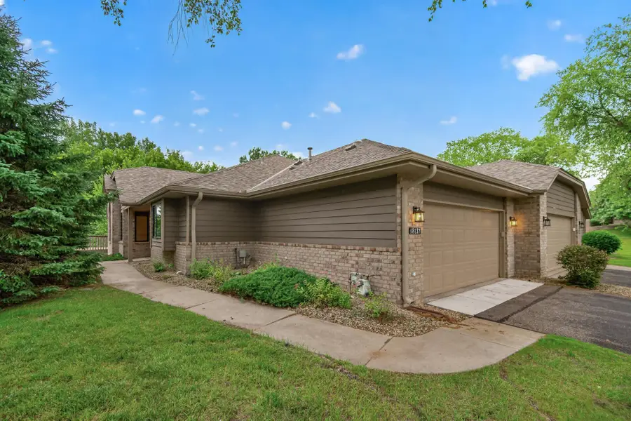 18137 Judicial Way S, Lakeville, MN 55044 - #2