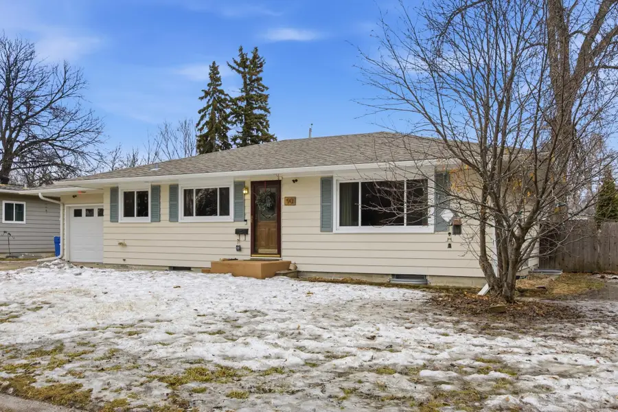 90 25th Avenue N, Fargo, ND 58102 - #2