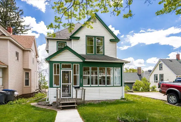 2424 W 7th Street, Duluth, MN 55806