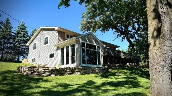 26 Oak Lane, Pine Island, MN 55963