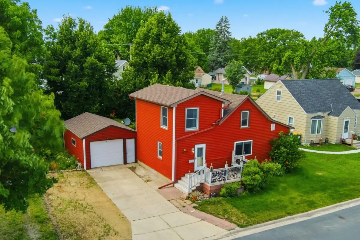 606 4th Street Ne, Montgomery, MN 56069 - #1