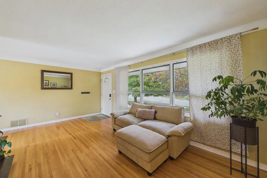 2874 Virginia Avenue, Roseville, MN 55113 - #3