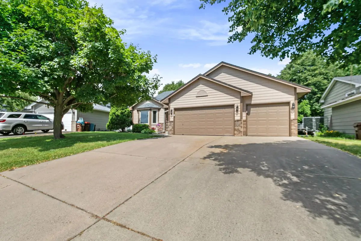 4712 Heather Ridge Road N, Oakdale, MN 55128 - #1
