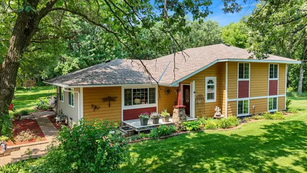 19322 Linnet Street Nw, Oak Grove, MN 55011