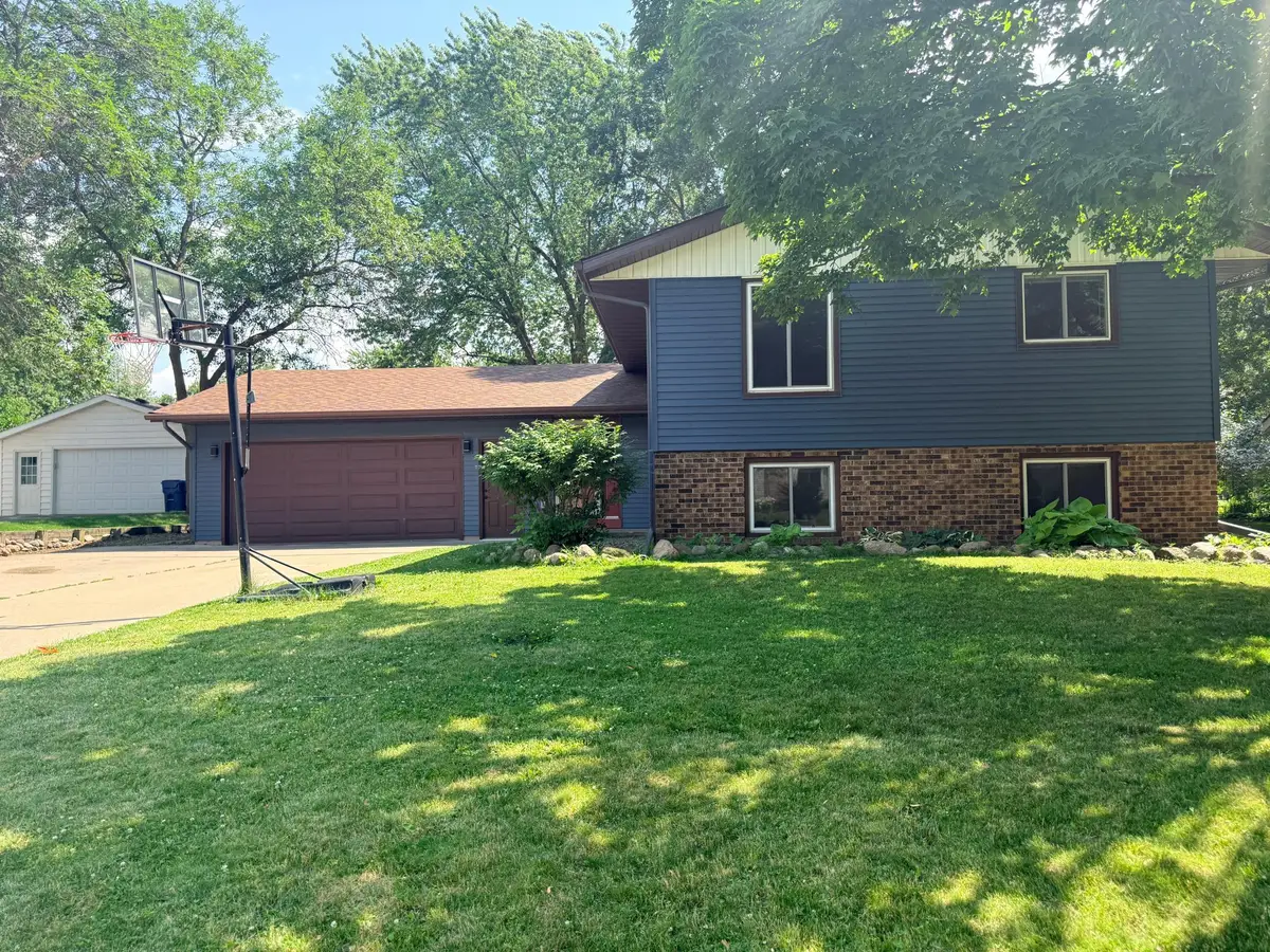 746 11 1/2 Street N, Sauk Rapids, MN 56379 - #1