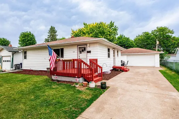 808 15th Street N, Moorhead, MN 56560