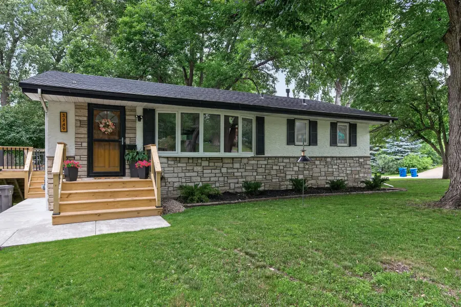 3249 Scott Avenue N, Golden Valley, MN 55422 - #2