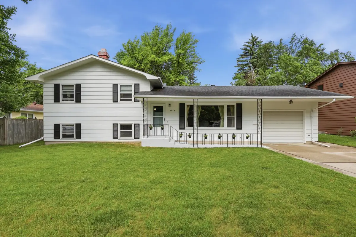 1915 11th Street S, Moorhead, MN 56560 - #1