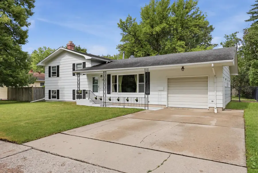 1915 11th Street S, Moorhead, MN 56560 - #2