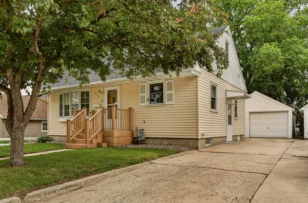 228 10 1/4 Street Se, Rochester, MN 55904