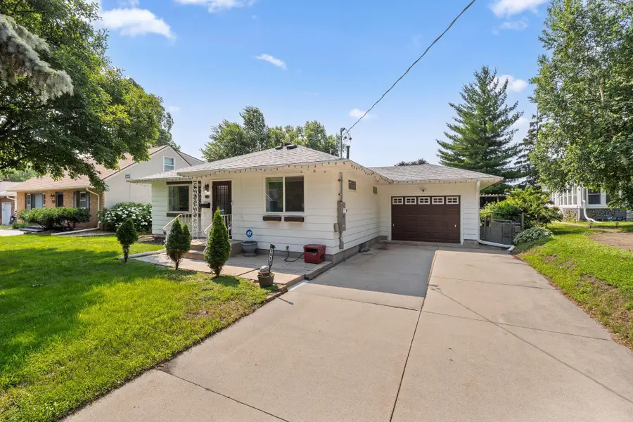 2812 30th Avenue Ne, Saint Anthony, MN 55418 - #2