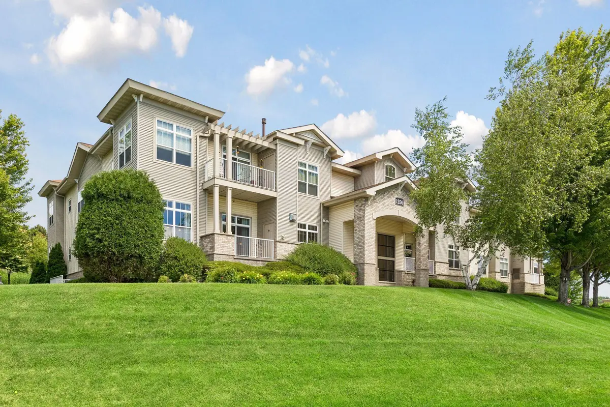 1256 County Road D E #101, Maplewood, MN 55109 - #1