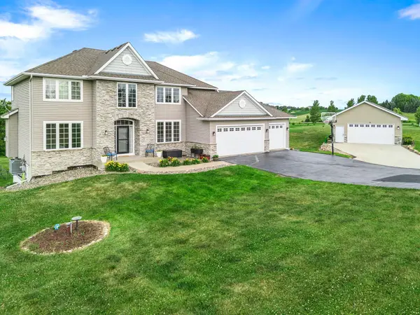 24678 Churchview Circle, New Prague, MN 56071