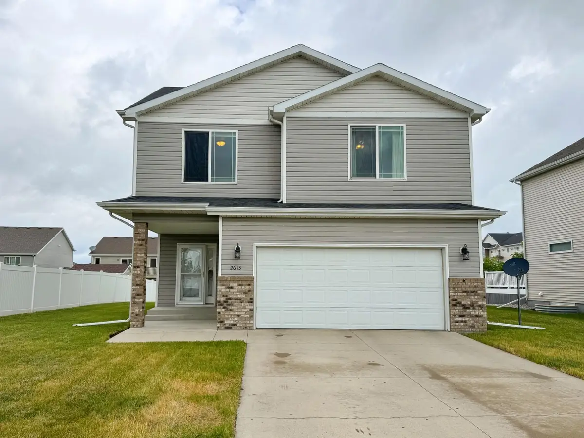 2613 56th Avenue S, Fargo, ND 58104 - #1
