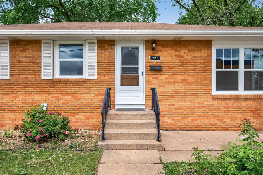 725 49th Avenue Ne, Columbia Heights, MN 55421 - #2