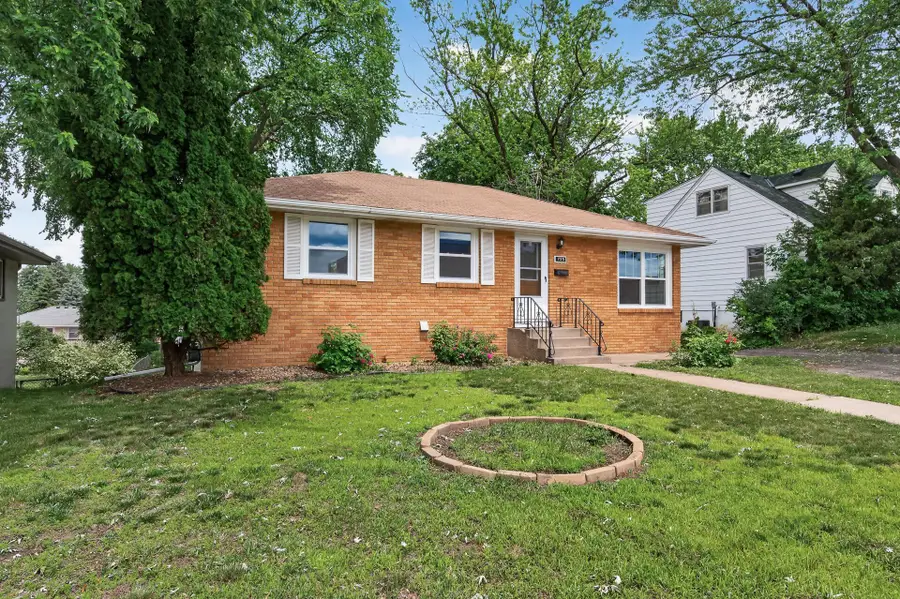 725 49th Avenue Ne, Columbia Heights, MN 55421 - #3