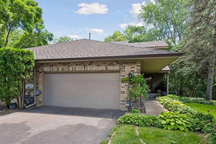 1140 Hollybrook Drive, Wayzata, MN 55391 - #2