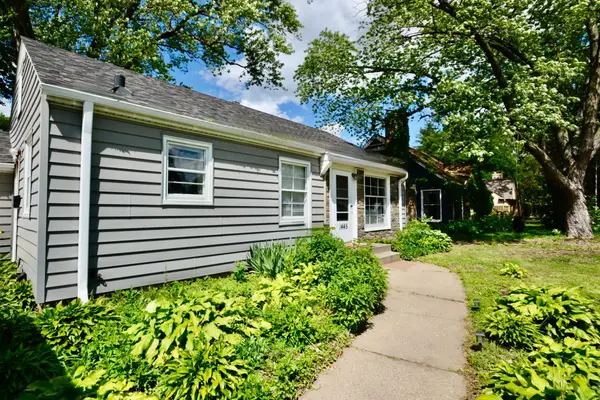 1445 Larpenteur Avenue W, Falcon Heights, MN 55113