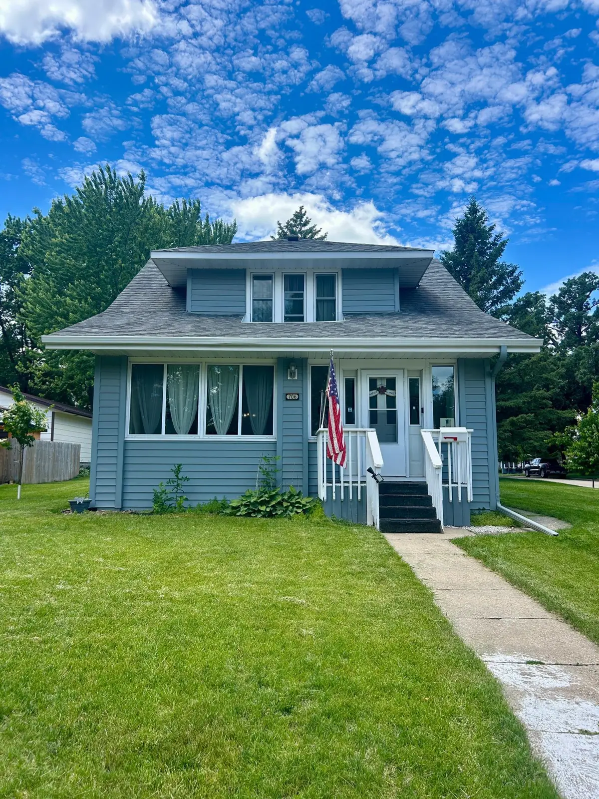 706 Franklin Street Sw, Hutchinson, MN 55350 - #1
