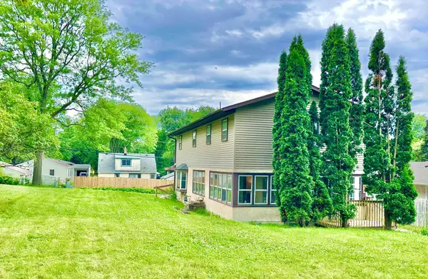 2658 6th Avenue E, North Saint Paul, MN 55109
