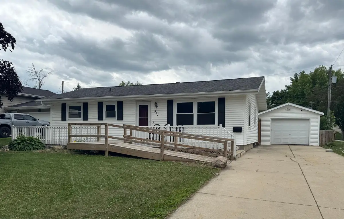 511 6th Street Ne, Stewartville, MN 55976 - #1