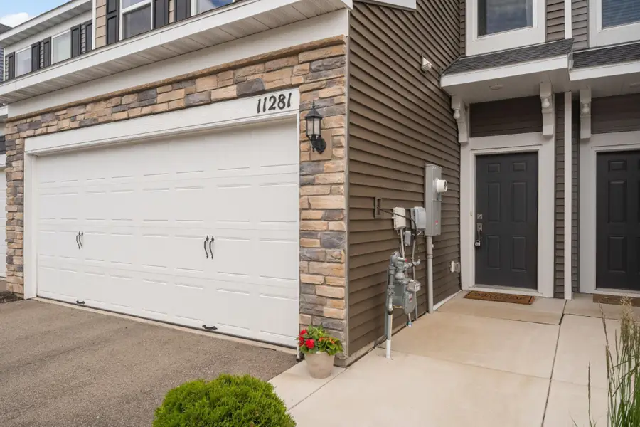 11281 Crestbury Drive, Woodbury, MN 55129 - #2