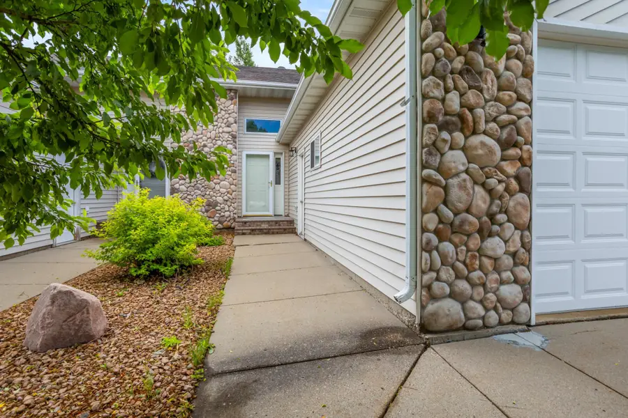 3308 23rd Avenue S, Fargo, ND 58103 - #2