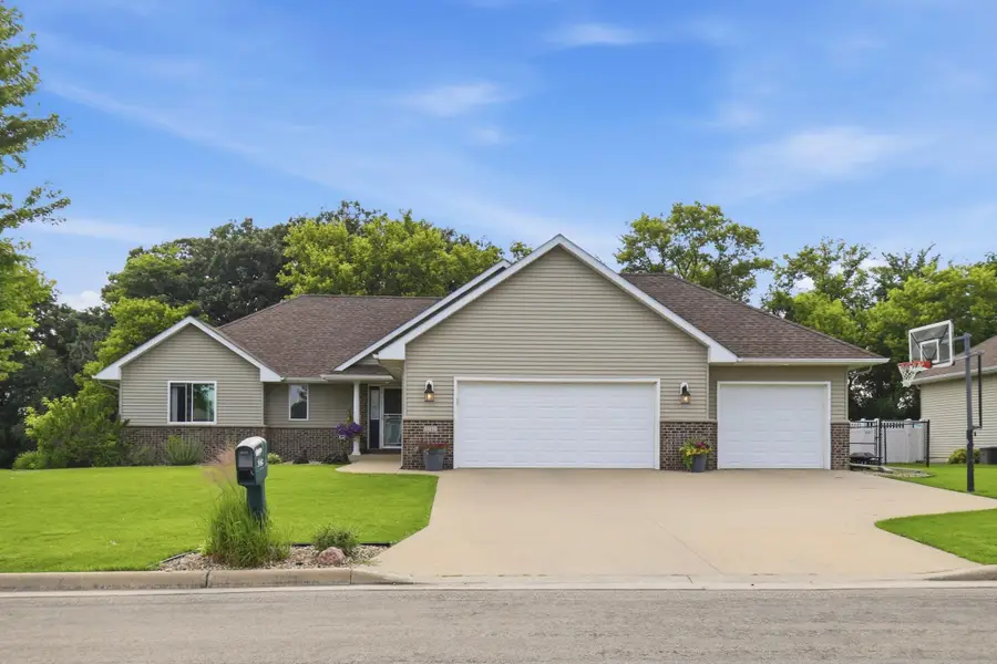 1102 28th Street Sw, Austin, MN 55912 - #2