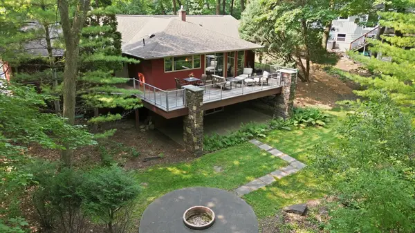 18416 Ridgewood Road, Minnetonka, MN 55391