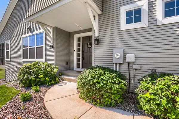 10734 Kingsfield Lane, Woodbury, MN 55129