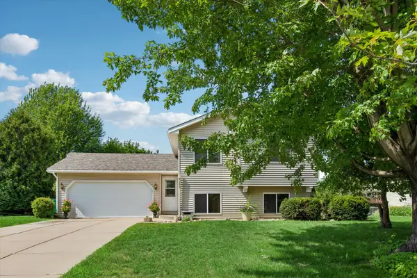 4209 Braddock Trail, Eagan, MN 55123