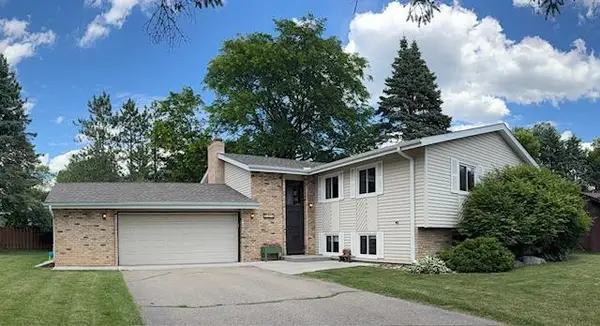 3317 Red Oak Circle S, Burnsville, MN 55337