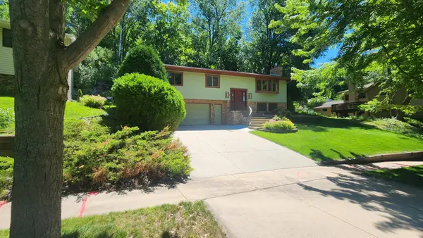 2510 Northern Hills Court Ne, Rochester, MN 55906