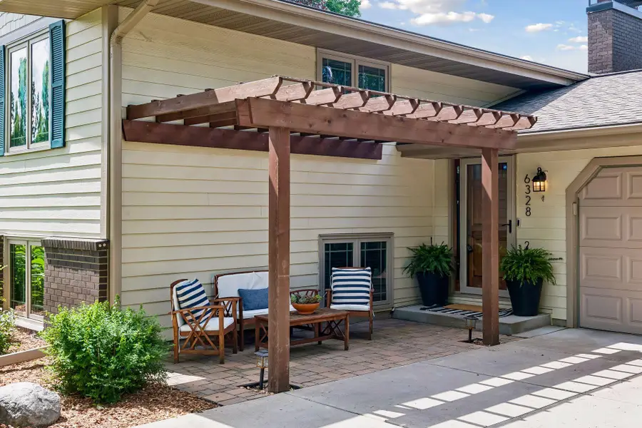6328 Limerick Lane, Edina, MN 55439 - #2
