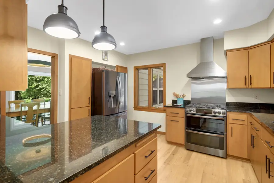 1648 Hillcrest Avenue, Saint Paul, MN 55116 - #2
