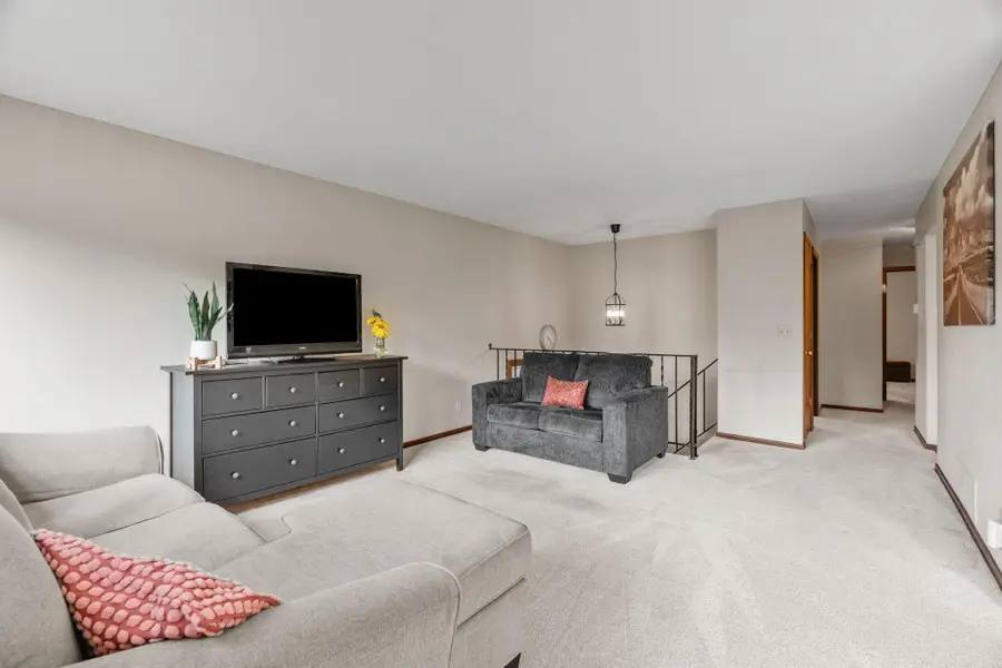 4656 Ridge Cliff Drive, Eagan, MN 55122 - #3