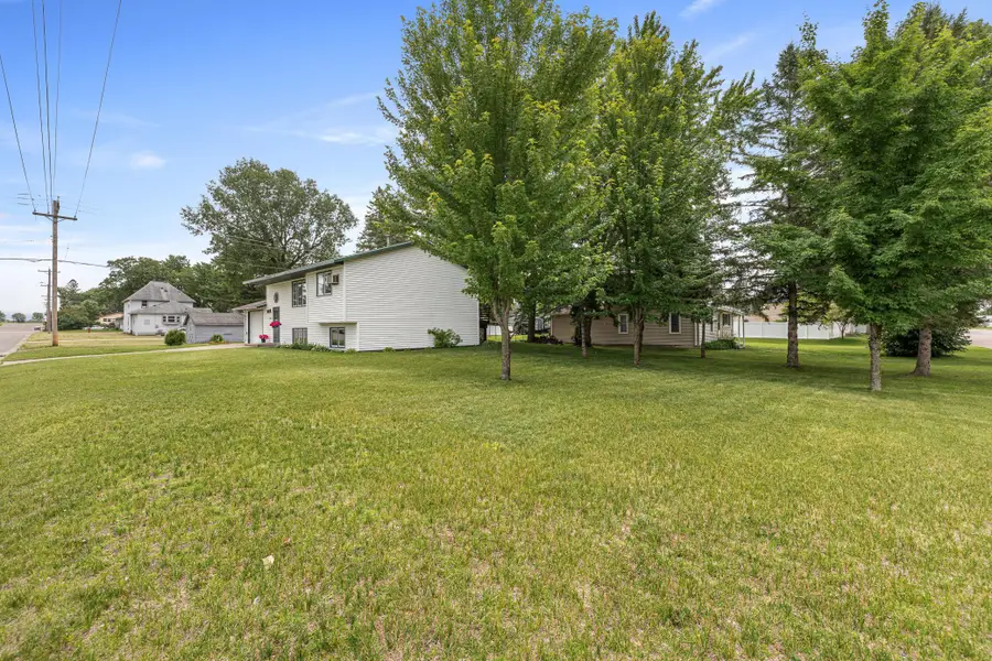 602 1st Avenue Se, Little Falls, MN 56345 - #2