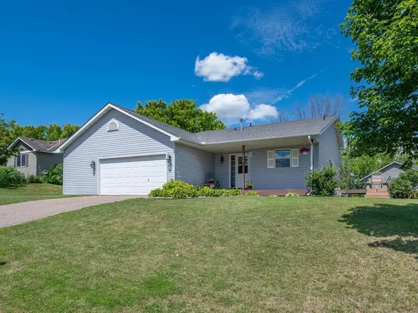 950 Oak Court, Waconia, MN 55387