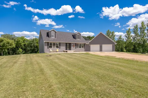 38653 Woodview Circle, Le Center, MN 56057