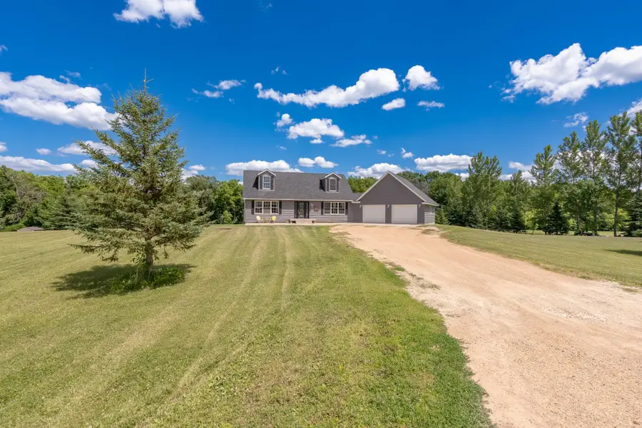38653 Woodview Circle, Le Center, MN 56057 - #2
