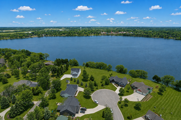 432 Lake Court, Winsted, MN 55395