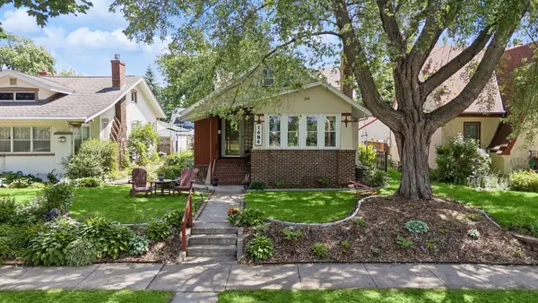 1484 Arona Street, Saint Paul, MN 55108
