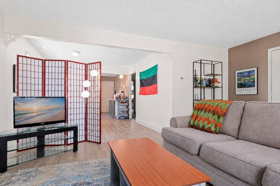 921 Weeks Avenue Se, Minneapolis, MN 55414 - #2